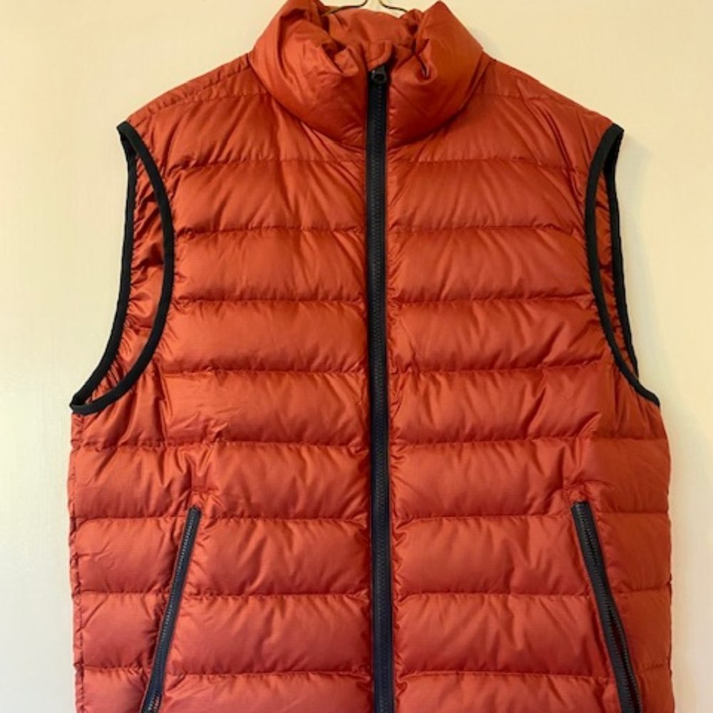 Outerknown NWT Puffer Vest - Small